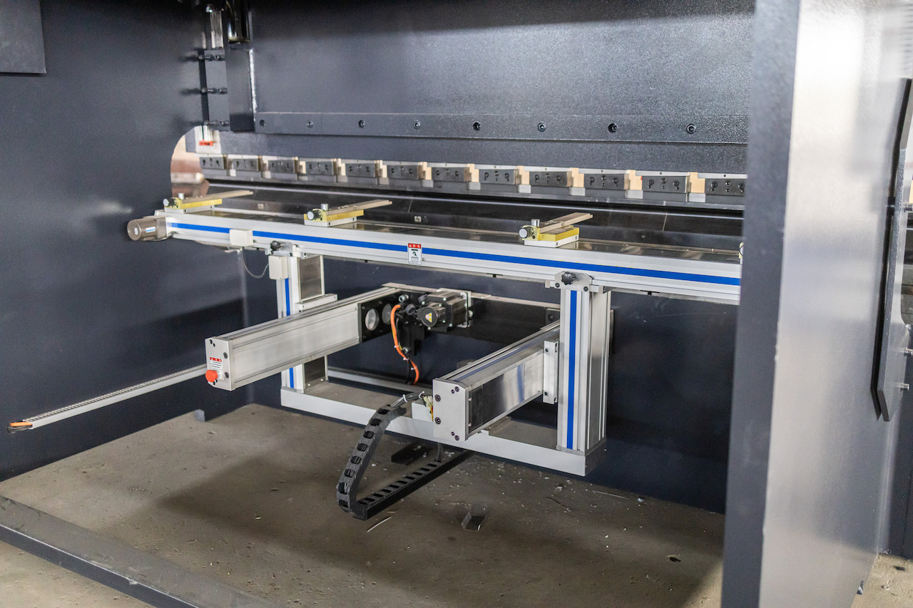 100t Hydraulic Cnc Brake Press Crowning Cnc Press Brake Delem 100t هیدرولیک Cnc پرس ترمز Crowning Cnc Press Brake Delem