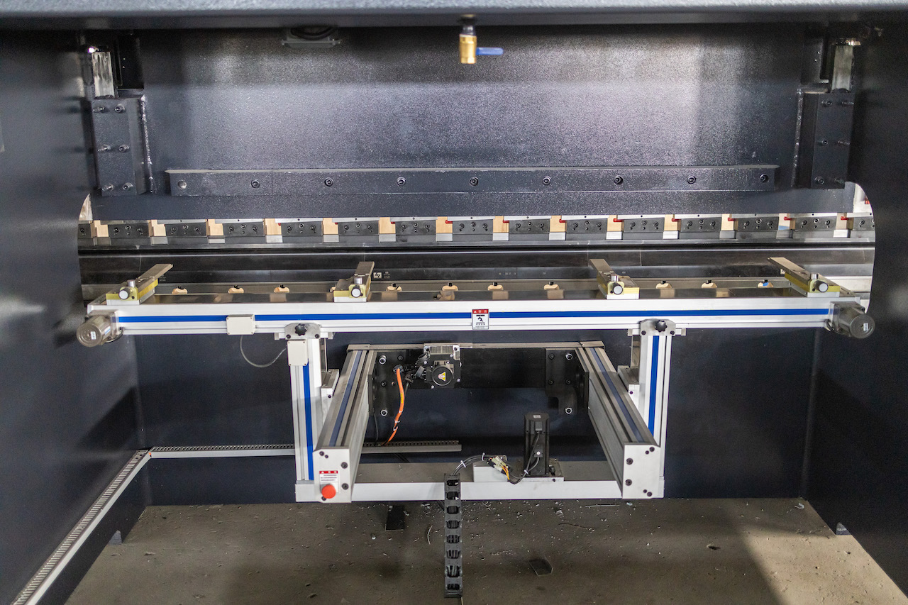 100t Hydraulic Cnc Brake Press Crowning Cnc Press Brake Delem 100t هیدرولیک Cnc پرس ترمز Crowning Cnc Press Brake Delem