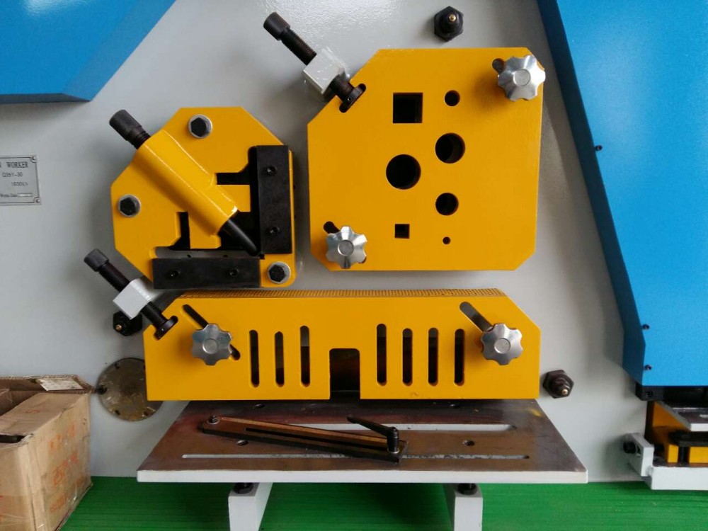 110 Ton Metal Sheet Press Corner Cutting Hydraulic Ironworker Machine دستگاه آهن کار هیدرولیک برش گوشه پرس ورق فلز 110 تن