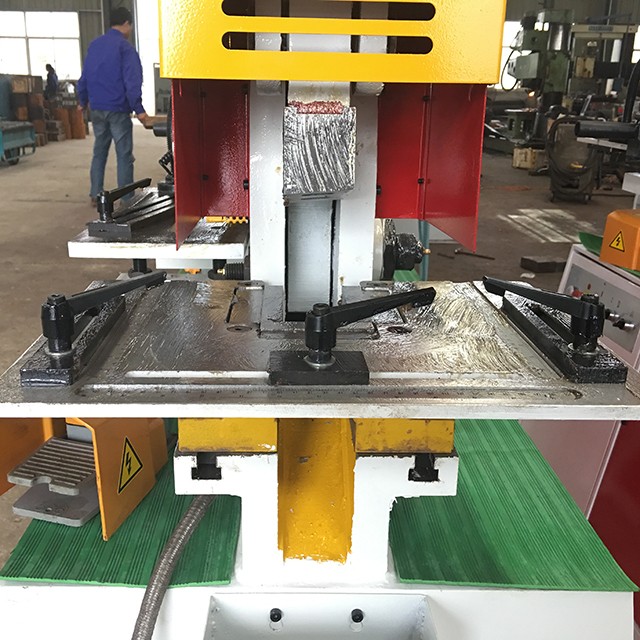 110 Ton Metal Sheet Press Corner Cutting Hydraulic Ironworker Machine دستگاه آهن کار هیدرولیک برش گوشه پرس ورق فلز 110 تن