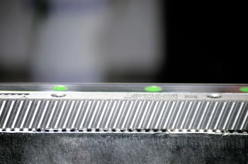 1500*3000mm 500w Racuys Or Ipg Fiber Laser Cutting Machine دستگاه برش لیزر فیبر 1500 * 3000 میلی متر 500 وات Racuys یا Ipg