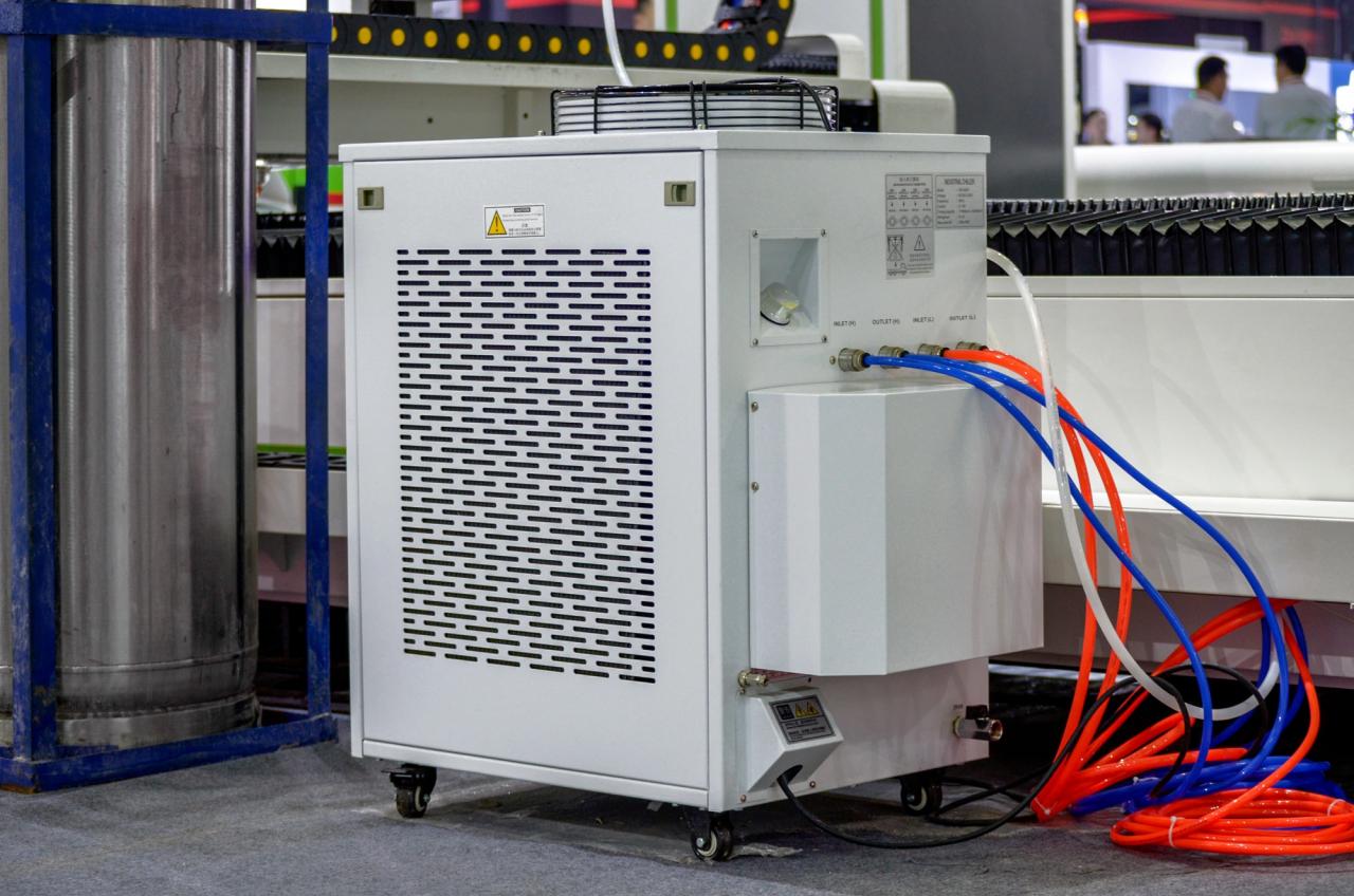 1500*3000mm 500w Racuys Or Ipg Fiber Laser Cutting Machine دستگاه برش لیزر فیبر 1500 * 3000 میلی متر 500 وات Racuys یا Ipg