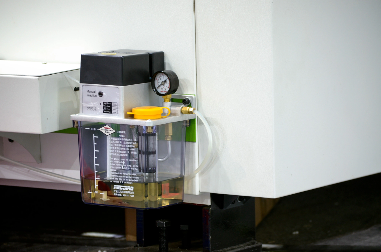 1500*3000mm 500w Racuys Or Ipg Fiber Laser Cutting Machine دستگاه برش لیزر فیبر 1500 * 3000 میلی متر 500 وات Racuys یا Ipg