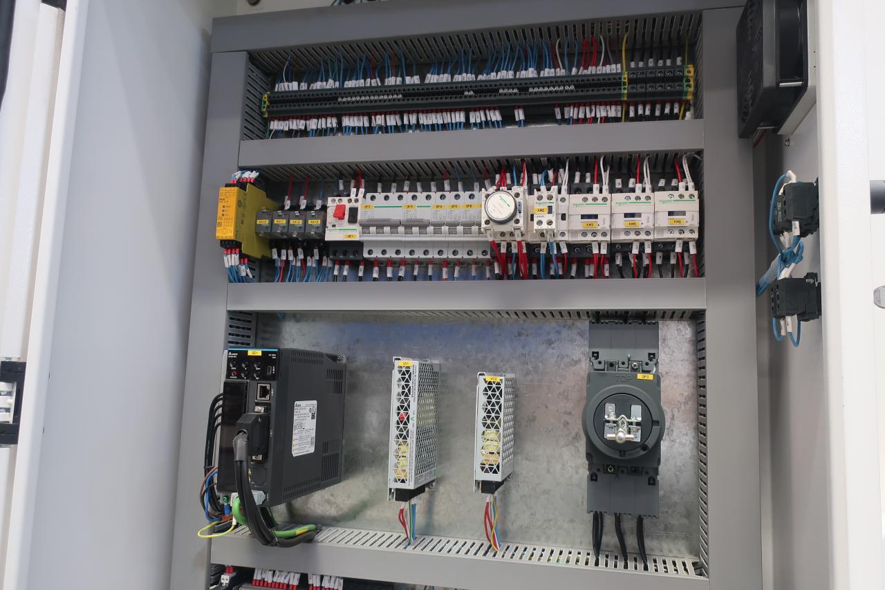 دستگاه برش گیوتین هیدرولیک 16 میلی متری برای برش ورق فلز 6 متر