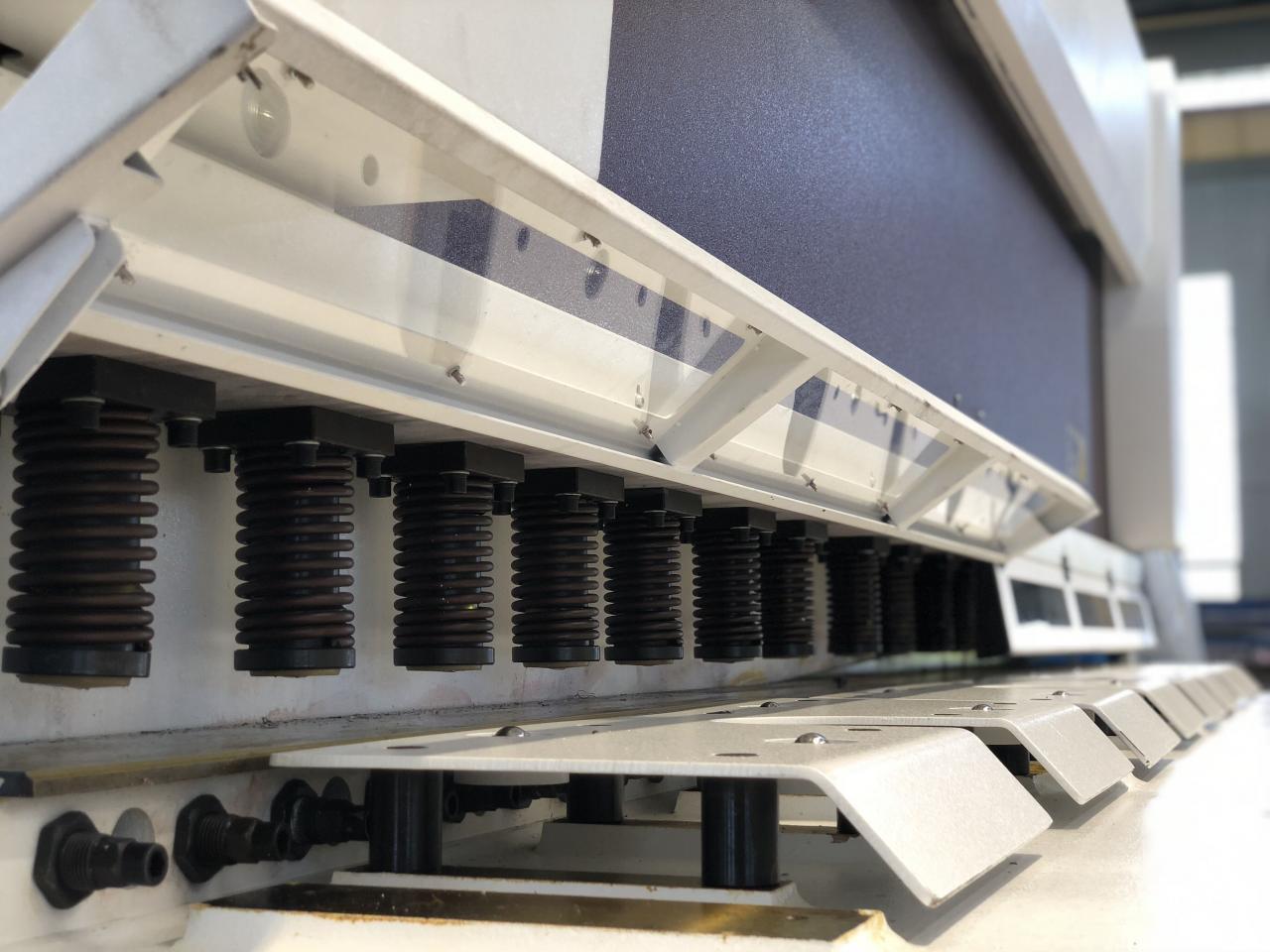 16mm Hydraulic Guillotine Shearing Machine For Sheet Metal Cutting 6 Meters دستگاه برش گیوتین هیدرولیک 16 میلی متری برای برش ورق فلز 6 متر