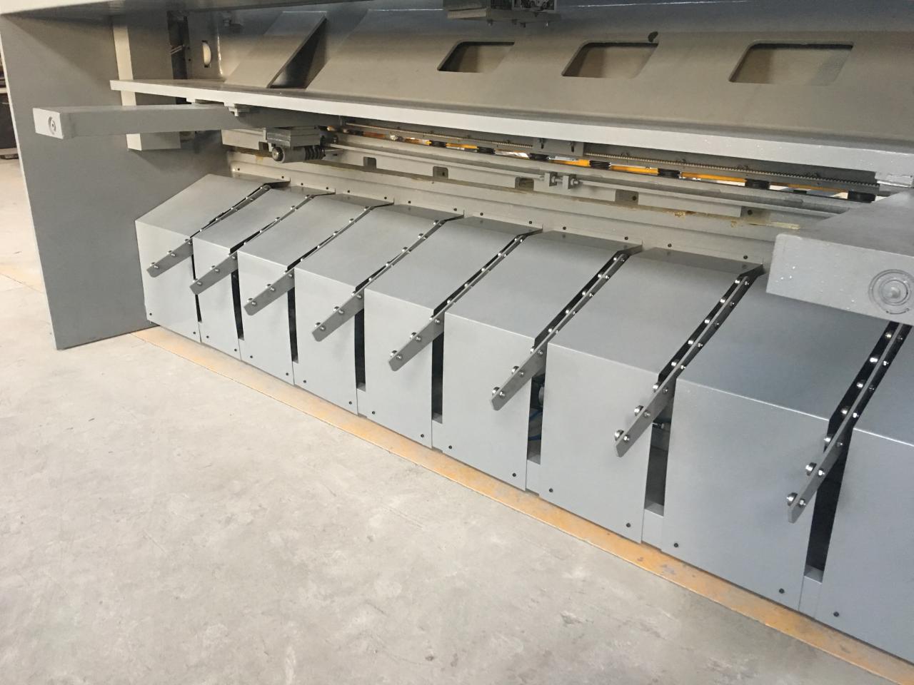 دستگاه برش پرتو چرخشی هیدرولیک Nc به طول 2.5 متر