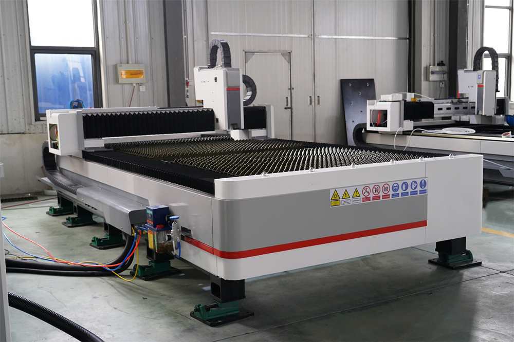 3015 4kw 1kw 2kw 3kw Stainless Steel Cnc Fiber Laser Cutting Machine دستگاه برش لیزری فیبر Cnc فولاد ضد زنگ 3015 4kw 1kw 2kw 3kw