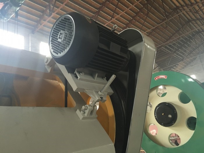 400 Ton Small Pneumatic Power Punch Press Mechanical Eccentric Punching Machine دستگاه پانچ پرس پنوماتیک کوچک 400 تنی مکانیکی غیر عادی