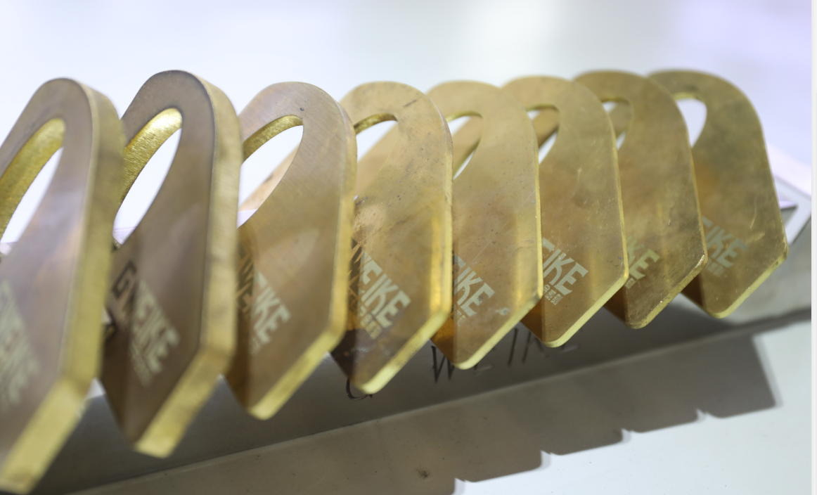 دستگاه برش لیزر فیبر 4kw