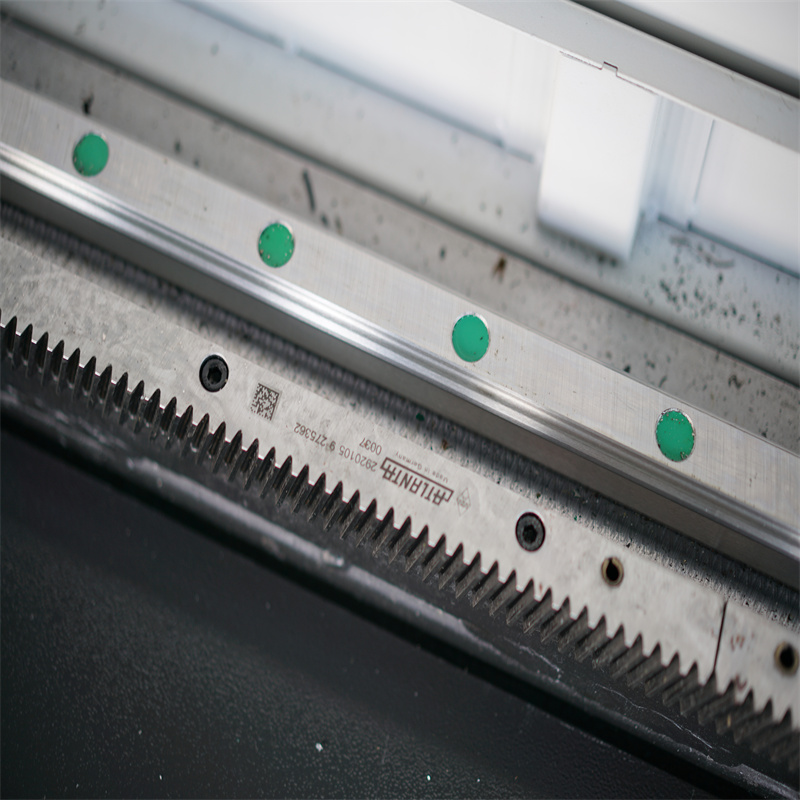 دستگاه برش لیزری فیبر 500 وات 1500 وات 4 کیلووات برش لیزری ورق فلز 2000 وات 3 کیلووات