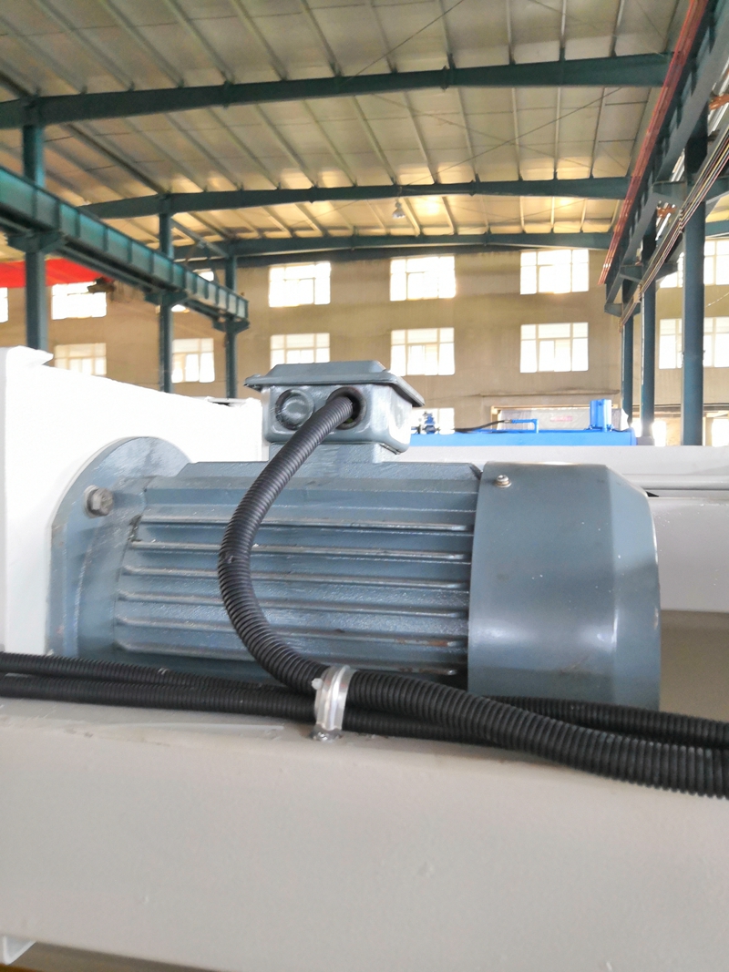 6mm Q11 Electric Sheet Plate Shearing Machine 8 Feet Sheet Metal Shearing Machine دستگاه برش ورق برقی 6 میلی متری Q11 دستگاه برش ورق فلزی 8 فوت