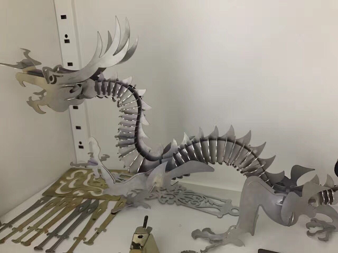 Cnc Fiber Laser Metal Cutting Machine 2000w Fiber Laser Cutting Machine دستگاه برش لیزر فیبر Cnc دستگاه برش لیزر فیبر 2000w