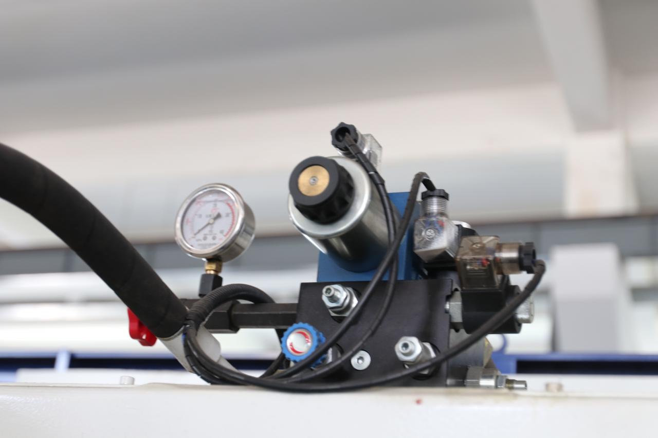 Cnc Hydraulic Press Brake Machine Bending Servo Electric Press Brake 40T Cnc هیدرولیک پرس ترمز ماشین خم سروو برقی پرس ترمز 40T