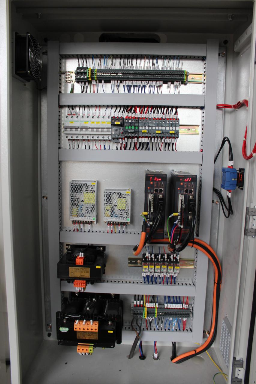 ماشین ترمز پرس فلزی Cnc