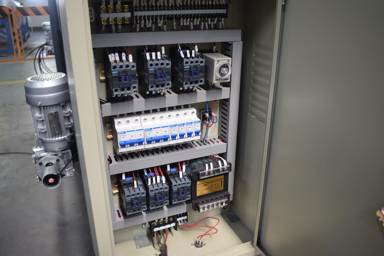 دستگاه برش ورق فلزی Cnc دستگاه برش هیدرولیک ورق فولادی