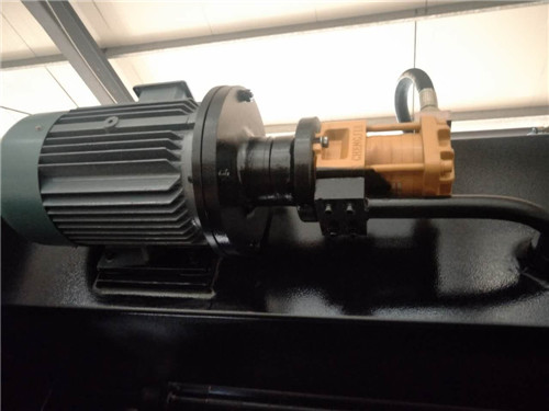 Da53t Cnc System Controller 125t4000 3+1 Axis Cnc Hydraulic Press Brake With Good Quality کنترلر سیستم Cnc Da53t 125t4000 3+1 Axis Cnc هیدرولیک پرس ترمز با کیفیت خوب