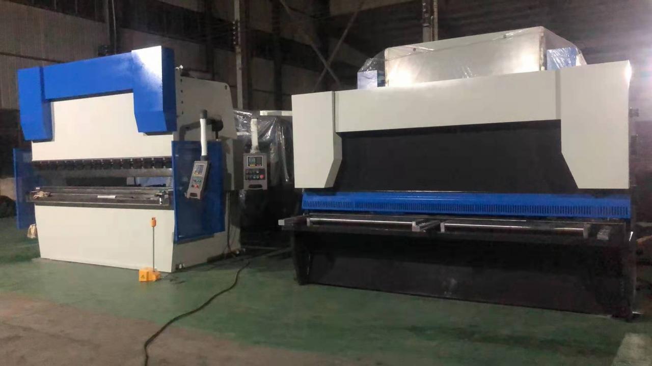 Da53t Cnc System Controller 125t4000 3+1 Axis Cnc Hydraulic Press Brake With Good Quality کنترلر سیستم Cnc Da53t 125t4000 3+1 Axis Cnc هیدرولیک پرس ترمز با کیفیت خوب