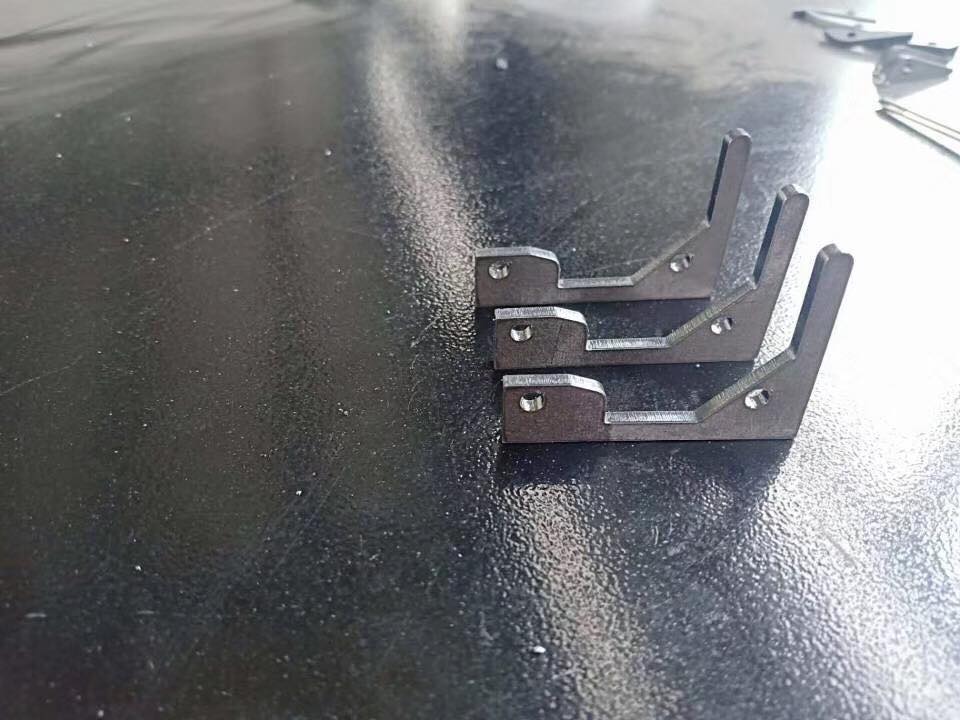 High Power 3015 2000W Metal Sheet Cnc Fiber Laser Cutting Machine دستگاه برش لیزری فیبر Cnc ورق فلزی 2000 وات 3015 با قدرت بالا