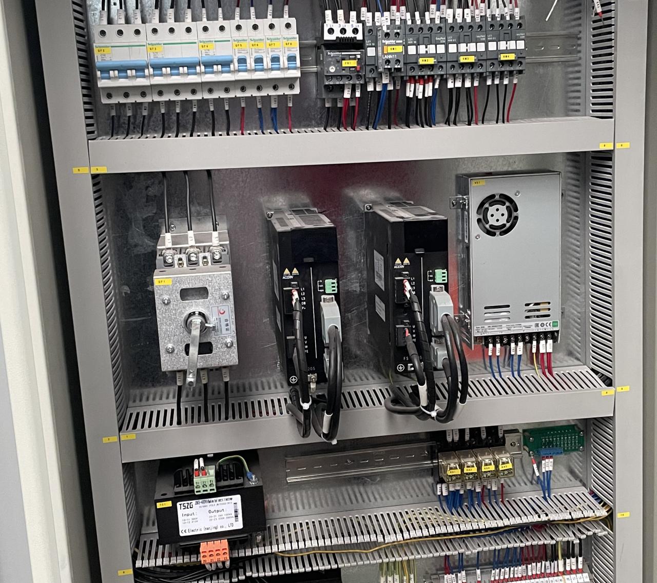 High Quality 3m Press Brake Machine Hydraulic 100 Ton For Sheet Metal Bending ماشین پرس بریک 3 متری با کیفیت بالا هیدرولیک 100 تن برای خمش ورق فلز
