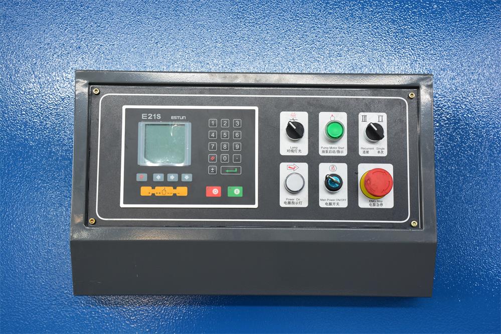 دستگاه برش آونگ هیدرولیک دستگاه برش گیوتین اتوماتیک Cnc