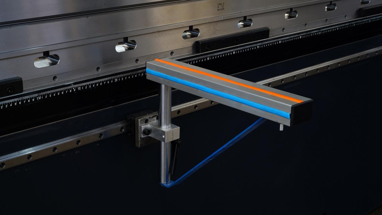 دستگاه خم کن ورق دستی Wc67k-400T Cnc Plc دستگاه ترمز پرس هیدرولیک Nc