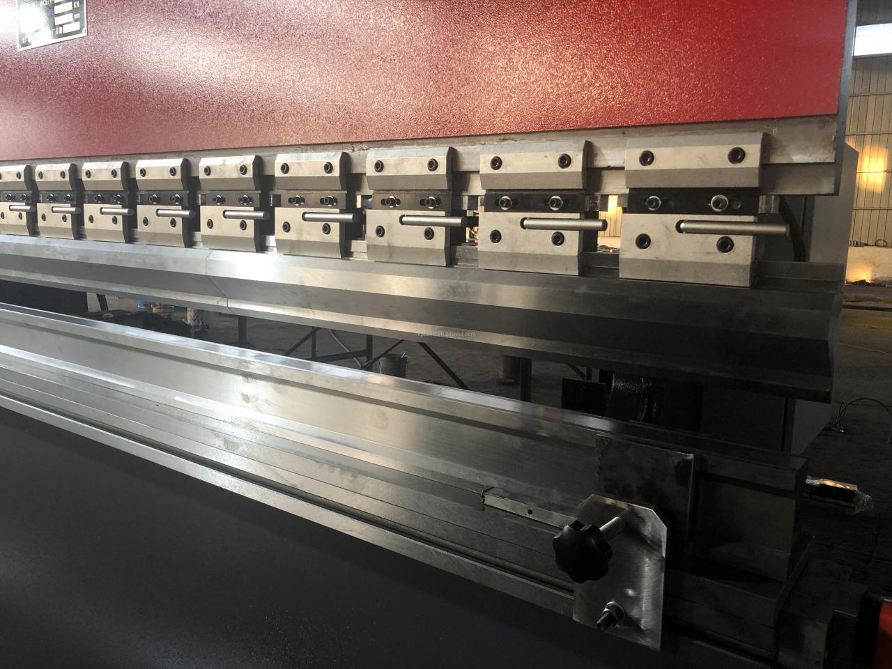 Wc67k Cnc Aluminum Iron Plate Hydraulic Press Brake Cnc Metal Sheet Bending Machine دستگاه خم کن ورق فلزی Cnc ترمز هیدرولیک ورق آلومینیومی Wc67k Cnc