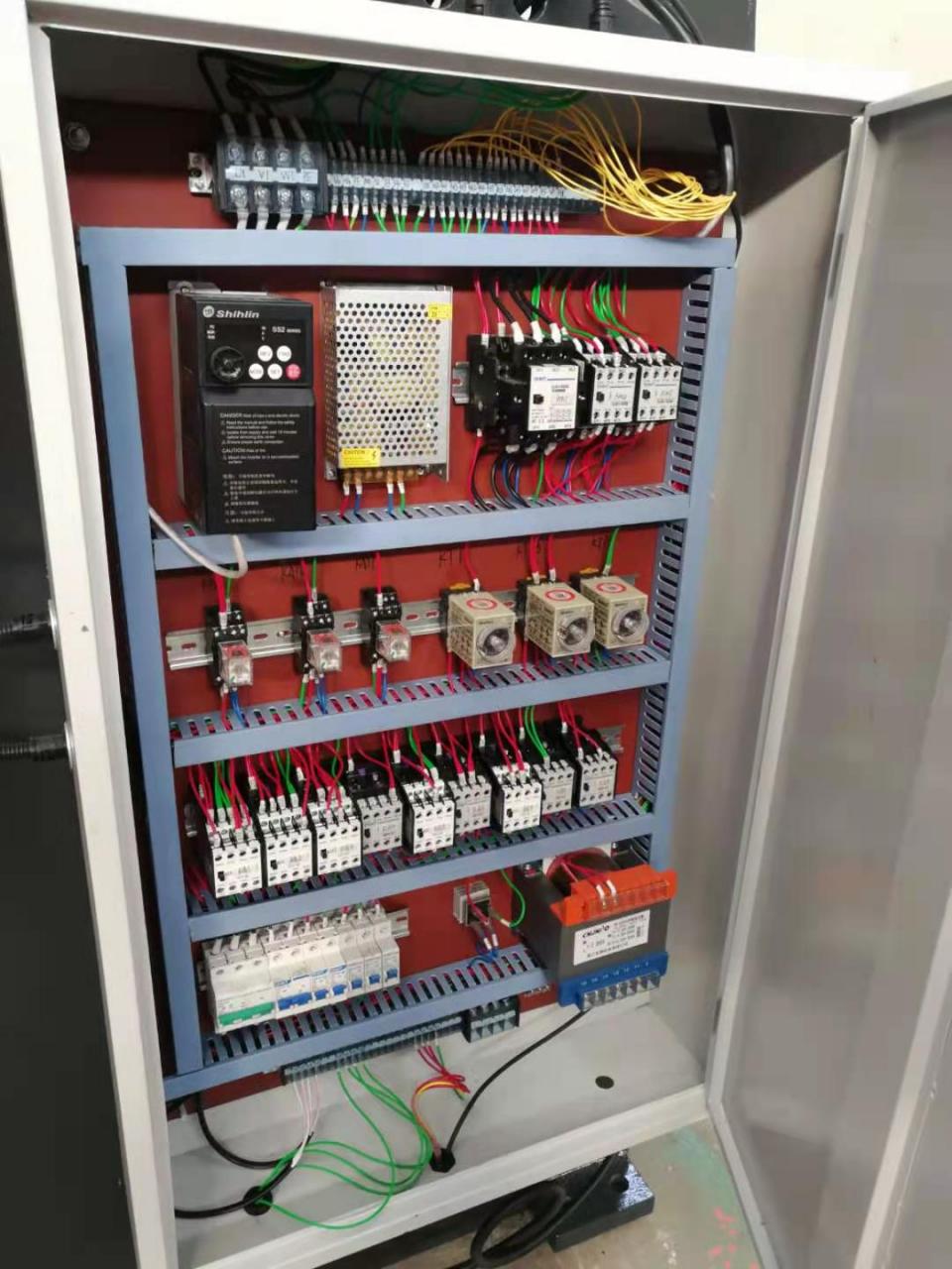 Wc67y-160 4000 Hydraulic Press Brake Cnc Metal Bending Machine For 4000mm Width Steel Wc67y-160 4000 هیدرولیک پرس ترمز ماشین خم فلزی Cnc برای فولاد با عرض 4000 میلی متر